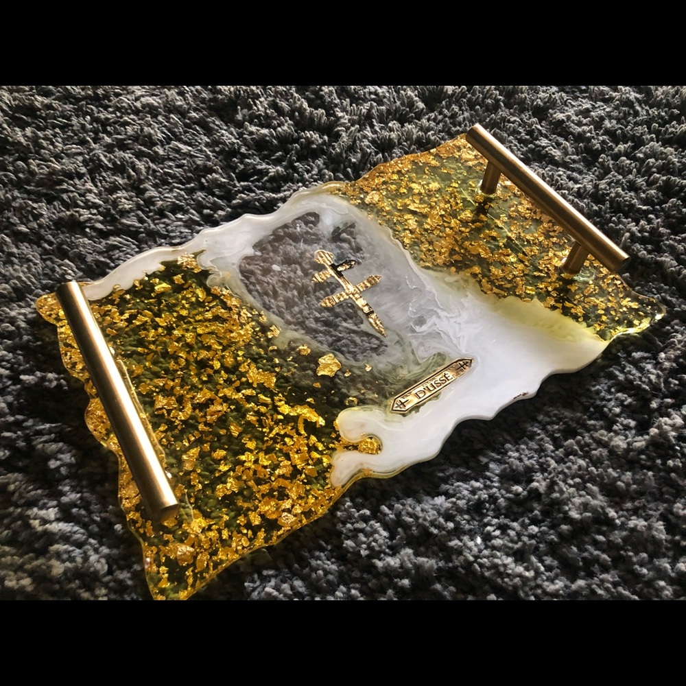 White & Gold Dusse tray 😍